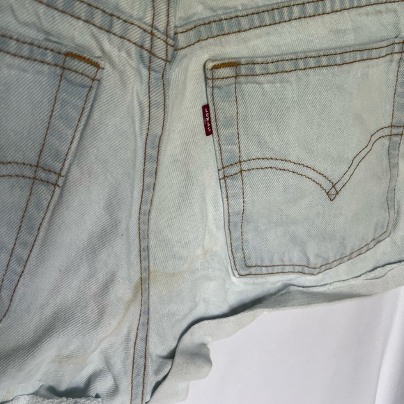 Levi’s Distressed Denim Shorts - Picture 6 of 6